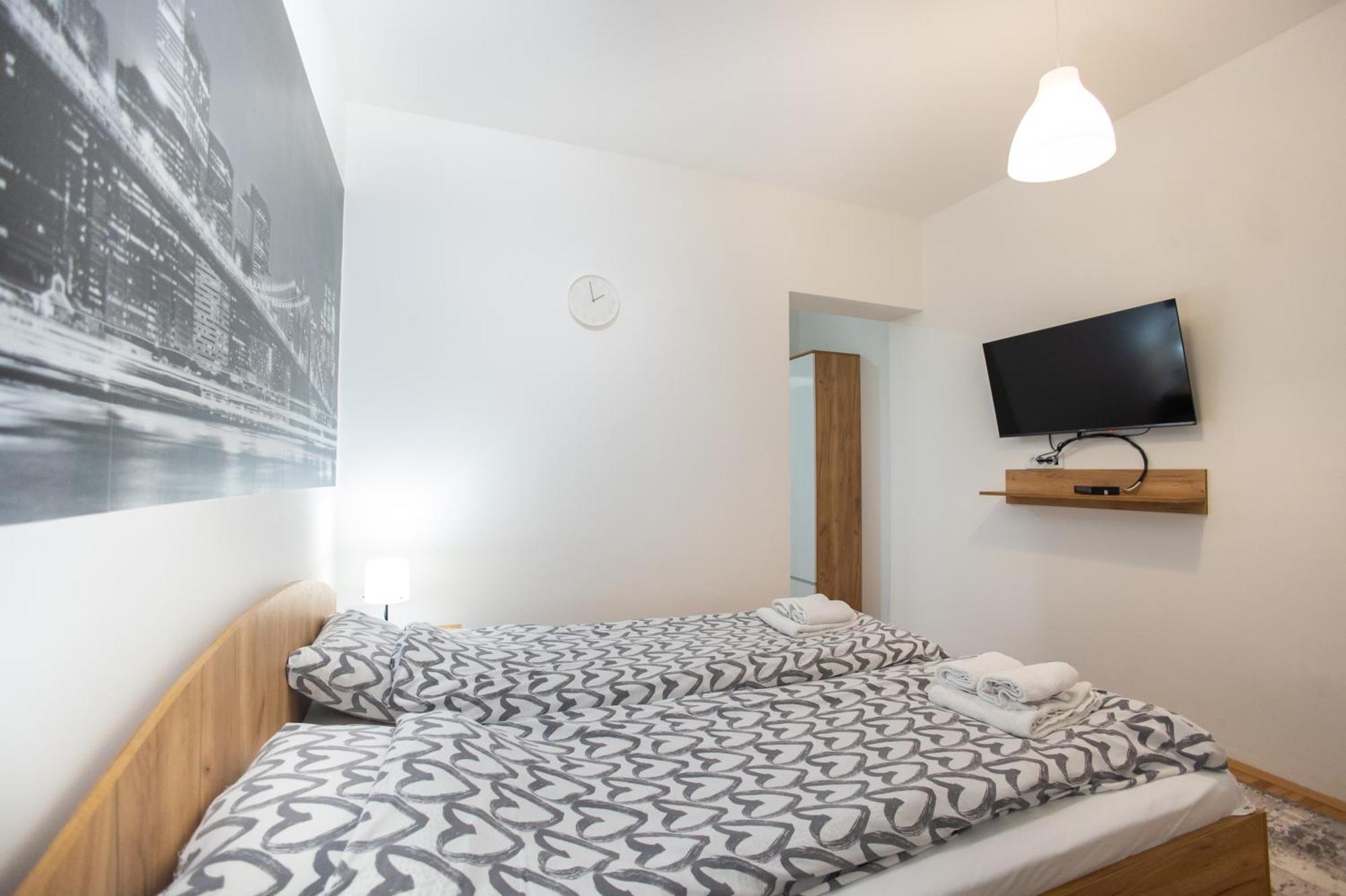 V & V Studio Apartments 2 นิส ภายนอก รูปภาพ