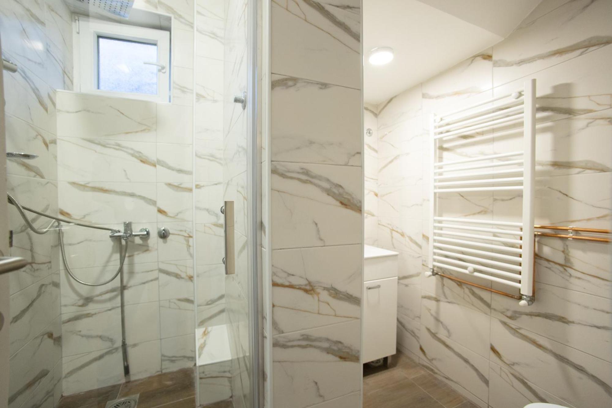 V & V Studio Apartments 2 นิส ภายนอก รูปภาพ