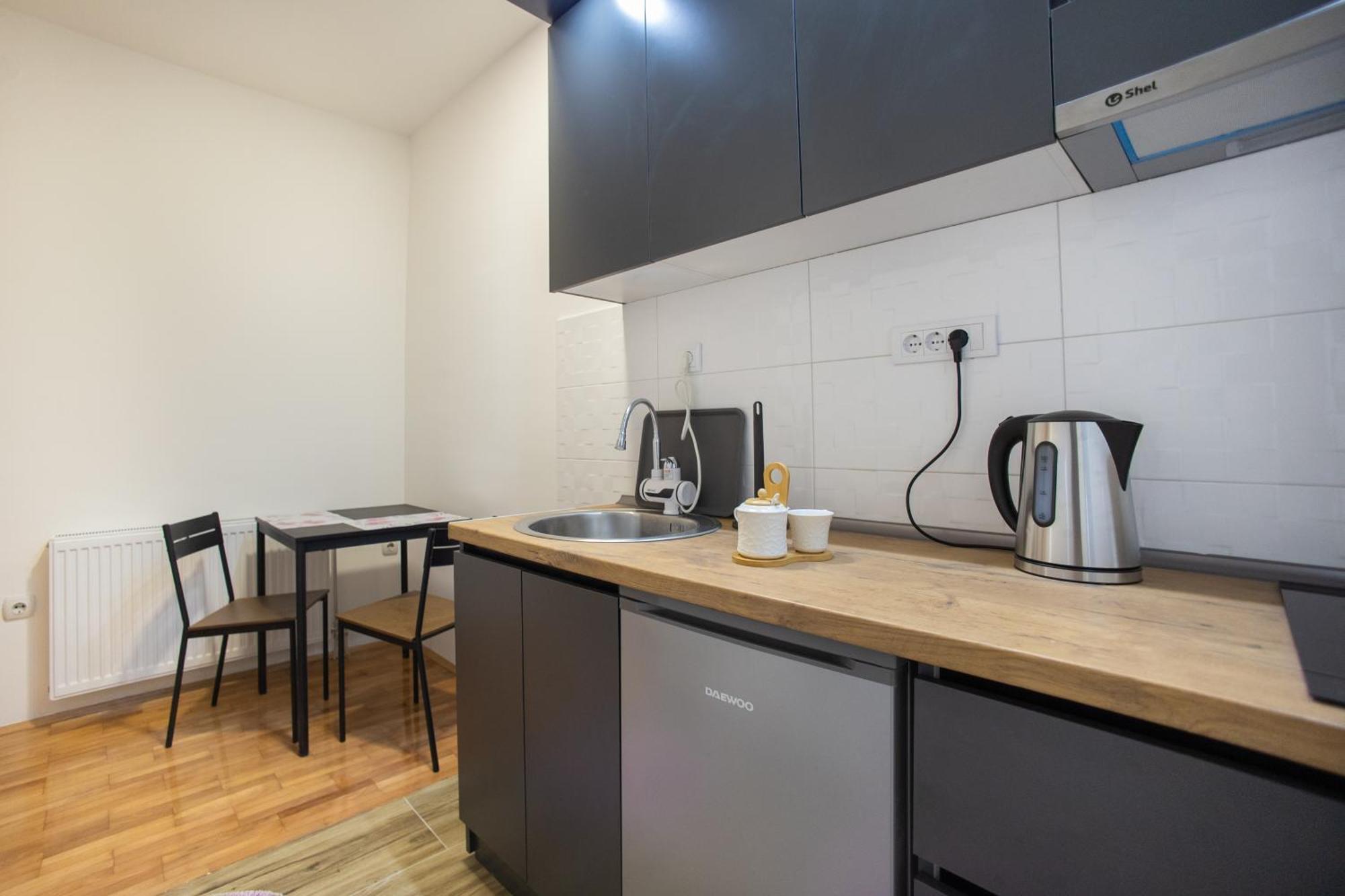 V & V Studio Apartments 2 นิส ภายนอก รูปภาพ